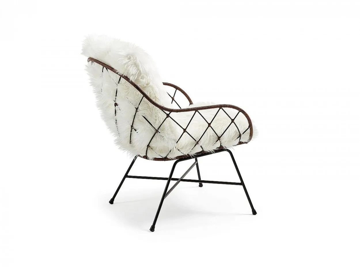 Poltrona Clara metallo nero e rattan