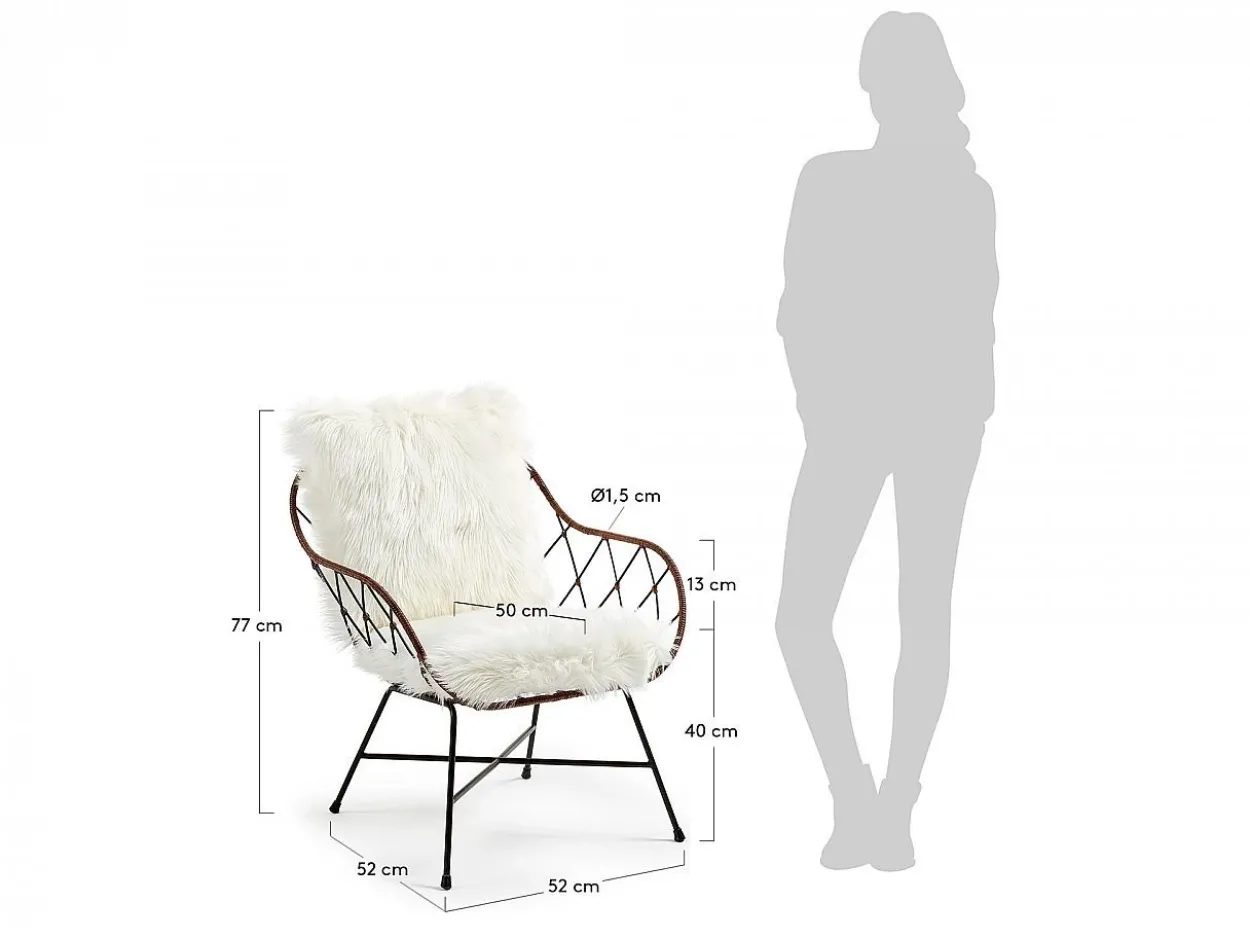 Poltrona Clara metallo nero e rattan