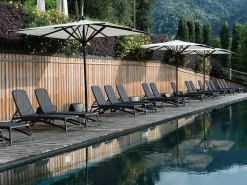 Set lettini piscina Atlantico con tavolino Pop