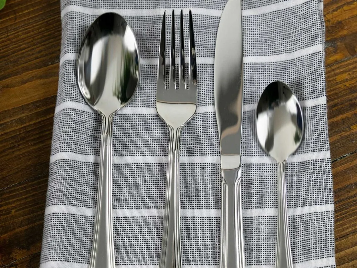 Set posate Antique 24 pezzi in acciaio silver lucido