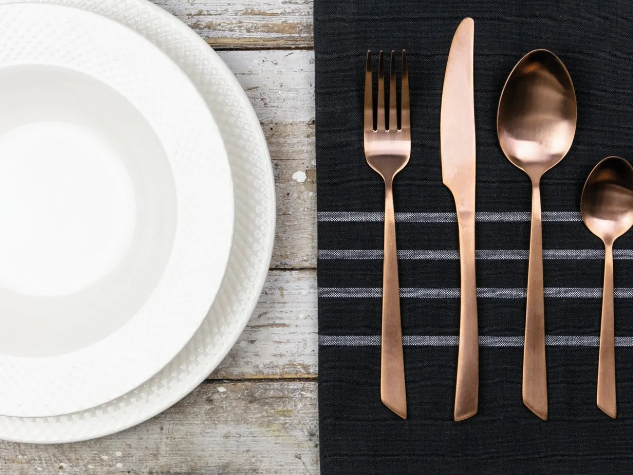 Set posate Cut 24 pezzi in acciaio copper opaco