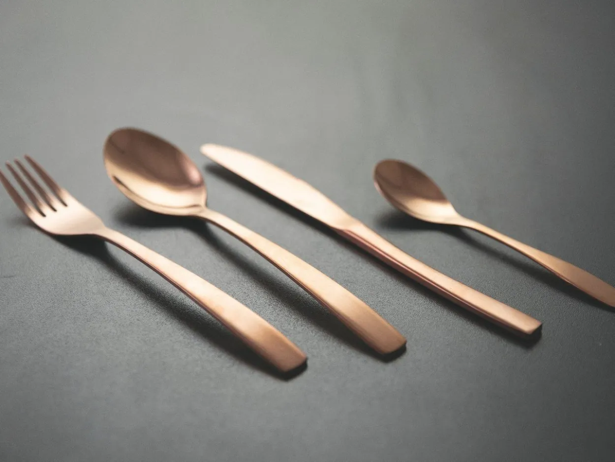 Set posate Madison 24 pezzi in acciaio copper lucido