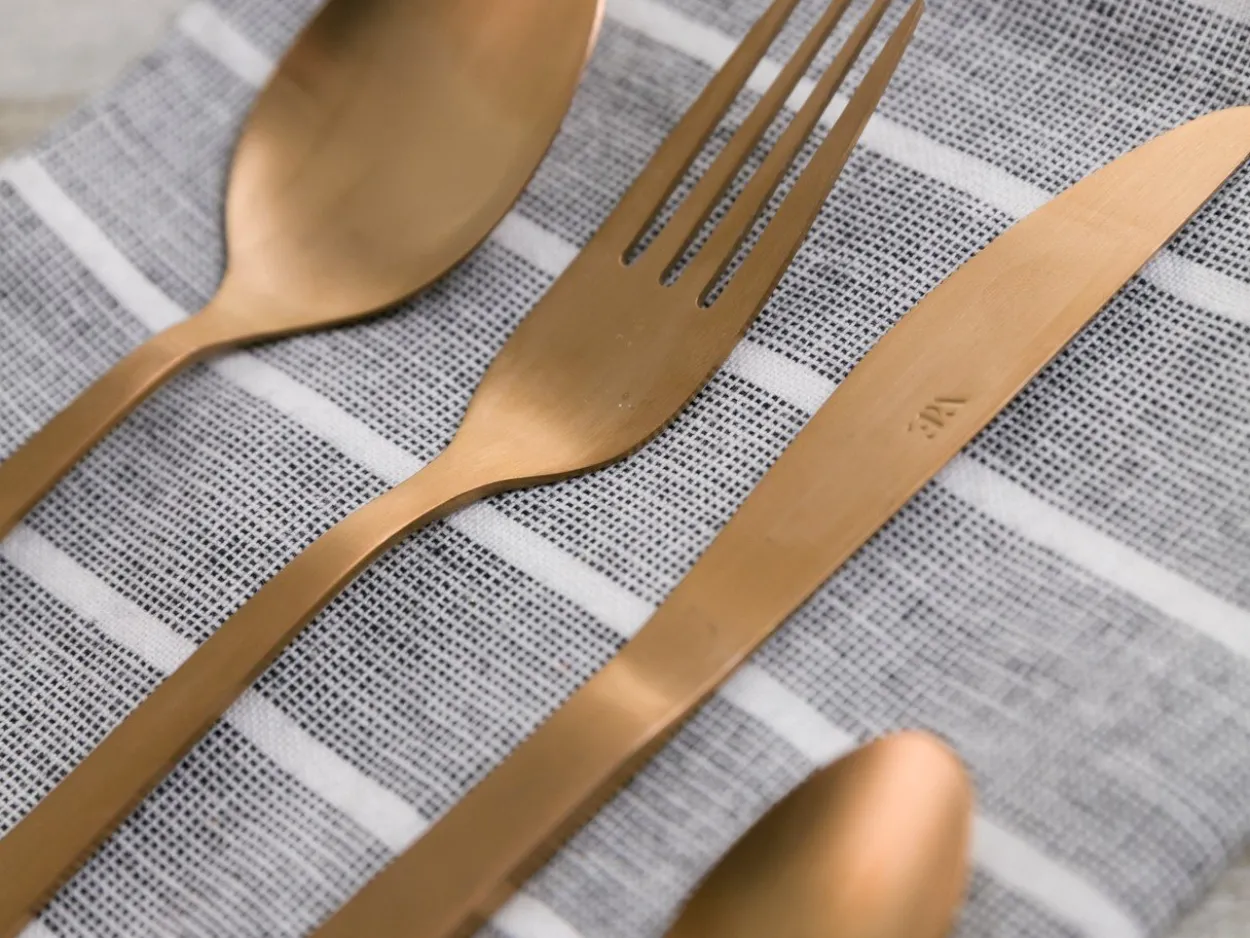 Set posate Modern 24 pezzi in acciaio copper lucido