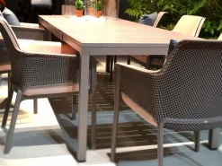 Set tavolo Rio 210/280 con 8 sedie Net Relax cuscini Shell